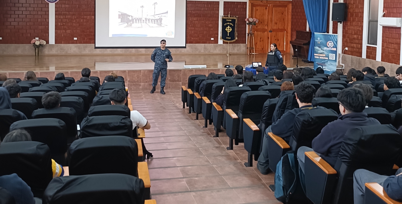 La Armada de Chile realiza una charla a nuestros estudiantes